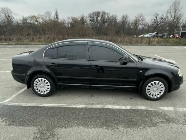Черный Шкода Суперб, объемом двигателя 1.9 л и пробегом 216 тыс. км за 5100 $, фото 2 на Automoto.ua