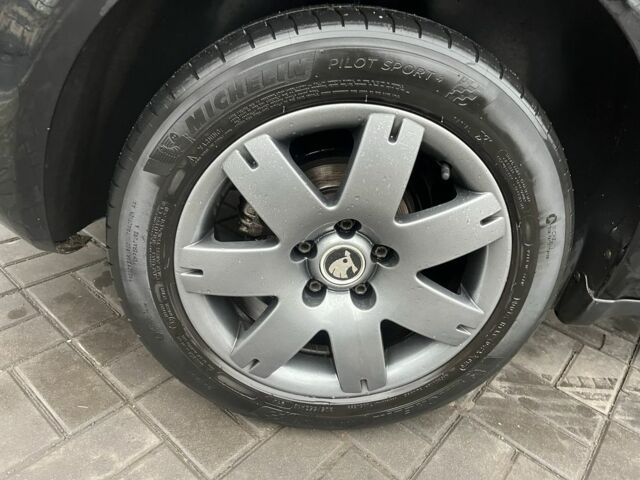 Чорний Шкода Суперб, об'ємом двигуна 1.8 л та пробігом 173 тис. км за 6500 $, фото 3 на Automoto.ua