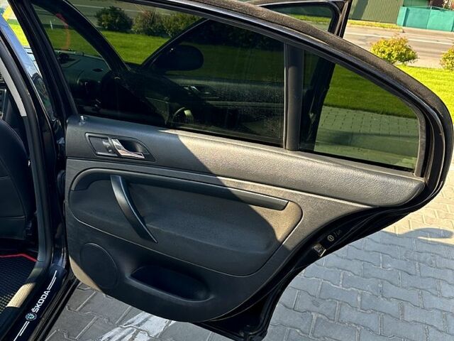 Черный Шкода Суперб, объемом двигателя 1.8 л и пробегом 223 тыс. км за 5300 $, фото 7 на Automoto.ua