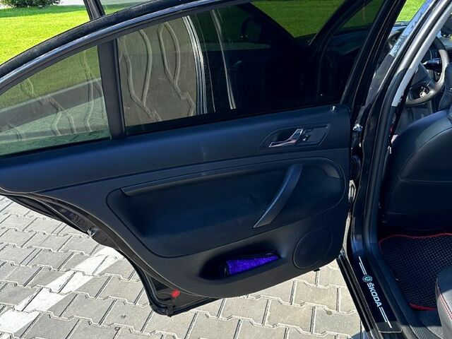 Черный Шкода Суперб, объемом двигателя 1.8 л и пробегом 223 тыс. км за 5300 $, фото 5 на Automoto.ua