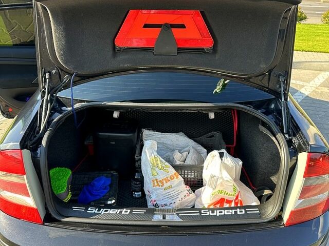 Черный Шкода Суперб, объемом двигателя 1.8 л и пробегом 223 тыс. км за 5300 $, фото 10 на Automoto.ua