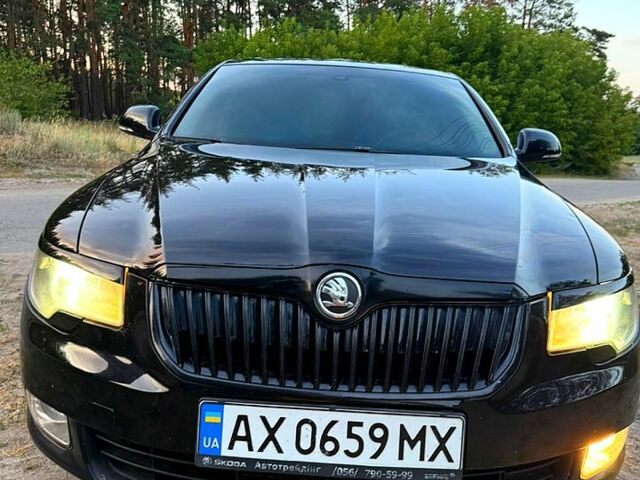 Черный Шкода Суперб, объемом двигателя 1.8 л и пробегом 205 тыс. км за 8000 $, фото 4 на Automoto.ua
