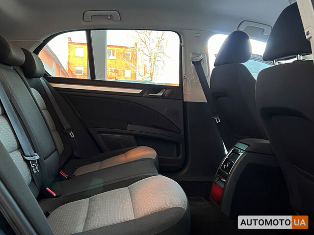 Черный Шкода Суперб, объемом двигателя 1.6 л и пробегом 265 тыс. км за 9150 $, фото 18 на Automoto.ua