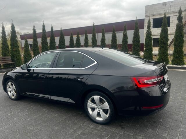 Черный Шкода Суперб, объемом двигателя 2 л и пробегом 274 тыс. км за 15921 $, фото 1 на Automoto.ua