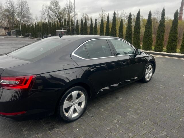 Черный Шкода Суперб, объемом двигателя 2 л и пробегом 274 тыс. км за 15921 $, фото 2 на Automoto.ua