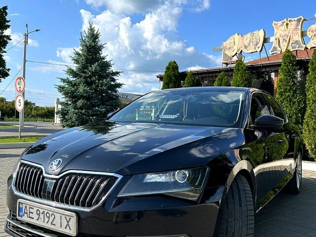 Черный Шкода Суперб, объемом двигателя 2 л и пробегом 260 тыс. км за 21500 $, фото 1 на Automoto.ua