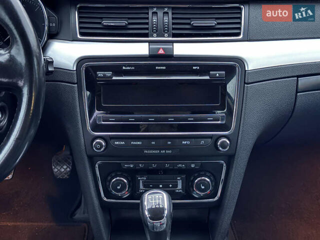 Чорний Шкода Суперб, об'ємом двигуна 2 л та пробігом 275 тис. км за 8900 $, фото 6 на Automoto.ua