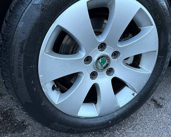 Черный Шкода Суперб, объемом двигателя 1.8 л и пробегом 215 тыс. км за 7500 $, фото 9 на Automoto.ua