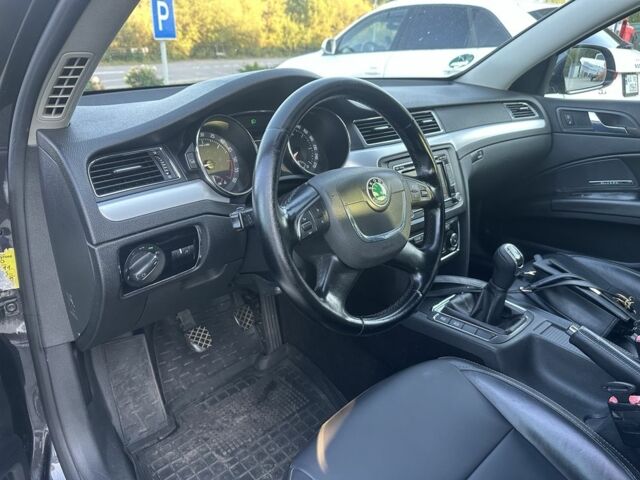 Чорний Шкода Суперб, об'ємом двигуна 2 л та пробігом 245 тис. км за 9200 $, фото 11 на Automoto.ua