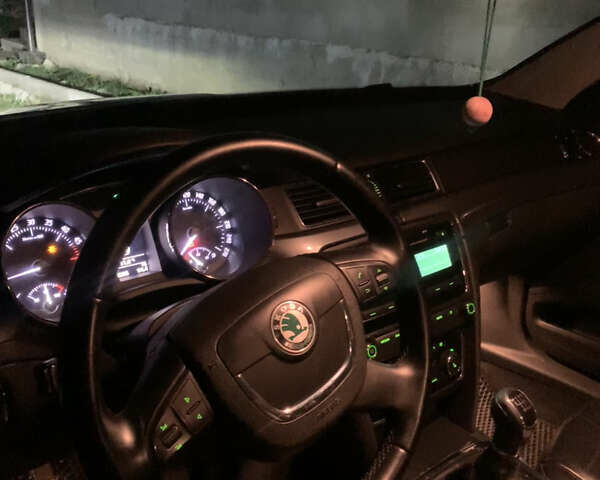 Черный Шкода Суперб, объемом двигателя 2 л и пробегом 310 тыс. км за 8800 $, фото 8 на Automoto.ua