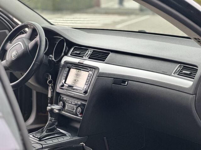 Чорний Шкода Суперб, об'ємом двигуна 2 л та пробігом 300 тис. км за 9100 $, фото 14 на Automoto.ua