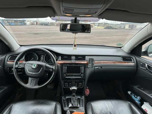 Чорний Шкода Суперб, об'ємом двигуна 2 л та пробігом 330 тис. км за 9450 $, фото 8 на Automoto.ua