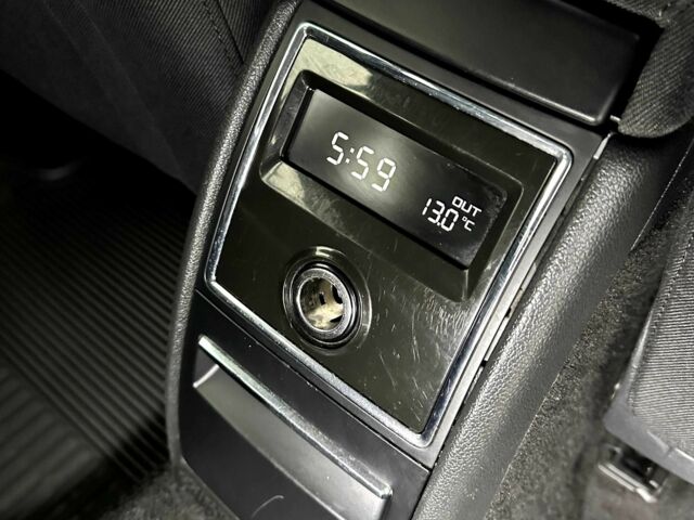 Черный Шкода Суперб, объемом двигателя 2 л и пробегом 236 тыс. км за 11000 $, фото 4 на Automoto.ua