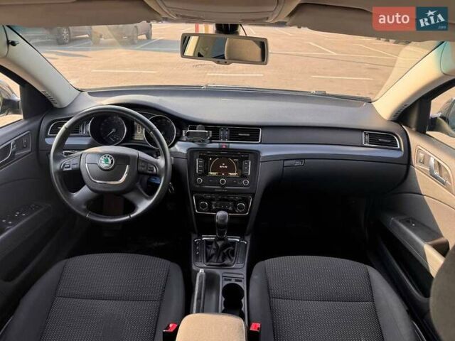 Черный Шкода Суперб, объемом двигателя 1.6 л и пробегом 328 тыс. км за 9300 $, фото 51 на Automoto.ua