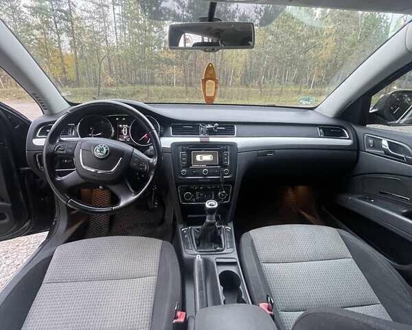 Черный Шкода Суперб, объемом двигателя 1.8 л и пробегом 300 тыс. км за 9100 $, фото 7 на Automoto.ua