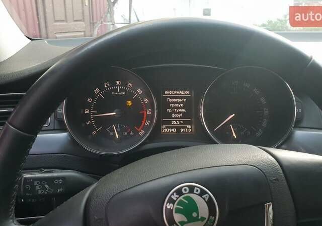 Черный Шкода Суперб, объемом двигателя 1.6 л и пробегом 350 тыс. км за 8300 $, фото 7 на Automoto.ua