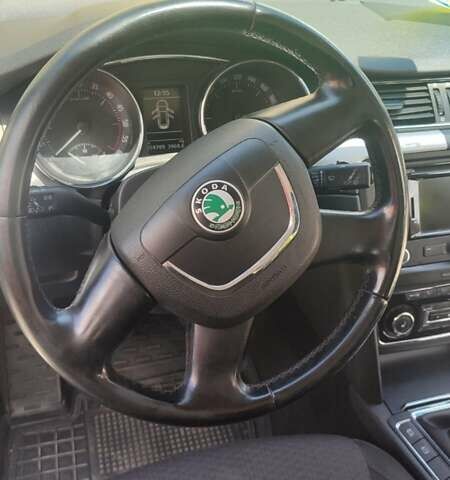 Черный Шкода Суперб, объемом двигателя 2 л и пробегом 360 тыс. км за 10500 $, фото 8 на Automoto.ua