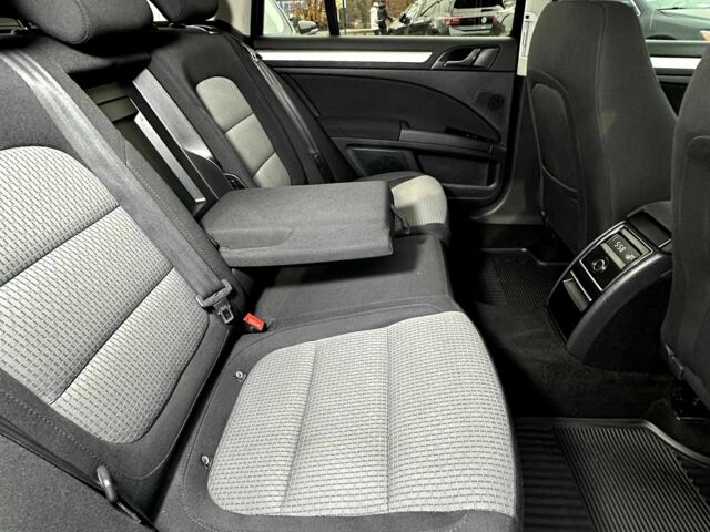 Черный Шкода Суперб, объемом двигателя 2 л и пробегом 236 тыс. км за 11000 $, фото 3 на Automoto.ua