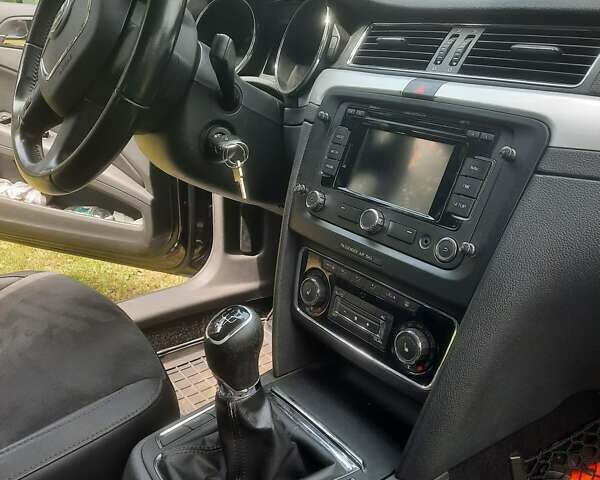 Шкода Суперб 2012 в Полтаве на Automoto.ua Черный Шкода Суперб, объемом двигателя 1.6 л и пробегом 199 тыс. км за 11600 $, фото 10 на Automoto.ua