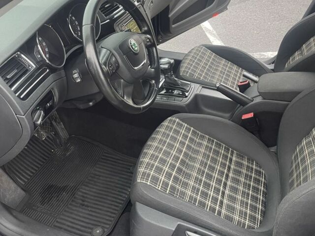 Чорний Шкода Суперб, об'ємом двигуна 2 л та пробігом 298 тис. км за 12500 $, фото 6 на Automoto.ua