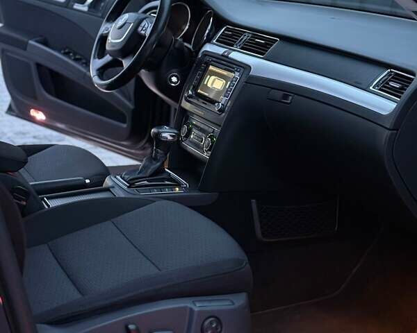 Черный Шкода Суперб, объемом двигателя 2 л и пробегом 278 тыс. км за 11700 $, фото 12 на Automoto.ua