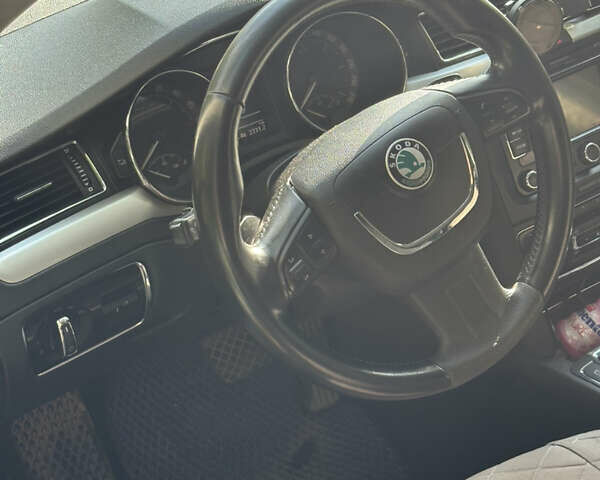 Чорний Шкода Суперб, об'ємом двигуна 1.97 л та пробігом 341 тис. км за 11000 $, фото 30 на Automoto.ua