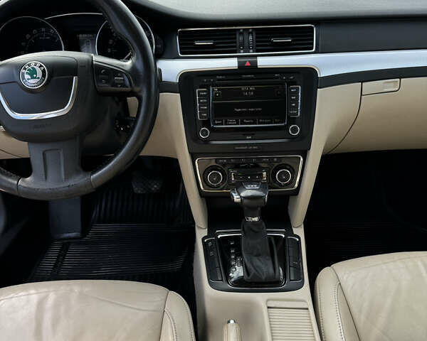 Чорний Шкода Суперб, об'ємом двигуна 2 л та пробігом 317 тис. км за 9500 $, фото 14 на Automoto.ua