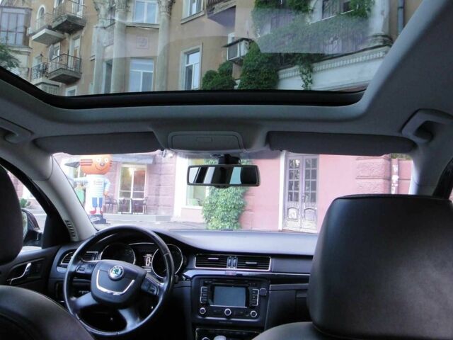 Чорний Шкода Суперб, об'ємом двигуна 2 л та пробігом 261 тис. км за 12500 $, фото 3 на Automoto.ua