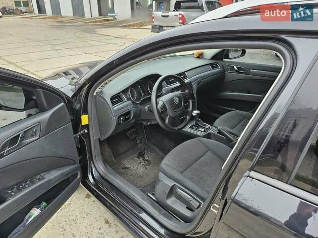 Черный Шкода Суперб, объемом двигателя 1.97 л и пробегом 310 тыс. км за 11750 $, фото 3 на Automoto.ua