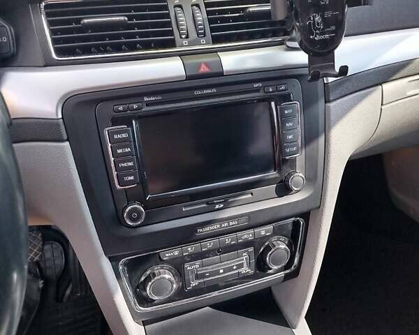Чорний Шкода Суперб, об'ємом двигуна 1.6 л та пробігом 246 тис. км за 11000 $, фото 20 на Automoto.ua