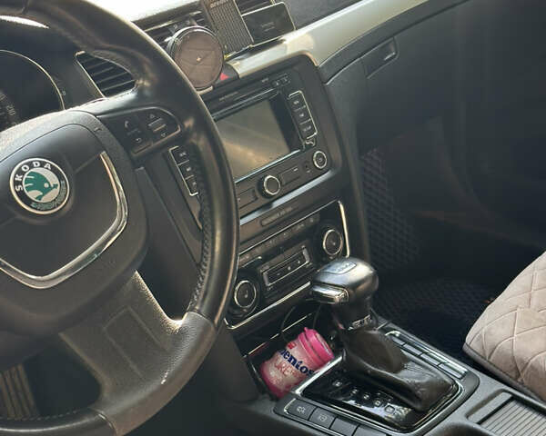Чорний Шкода Суперб, об'ємом двигуна 1.97 л та пробігом 341 тис. км за 11000 $, фото 31 на Automoto.ua