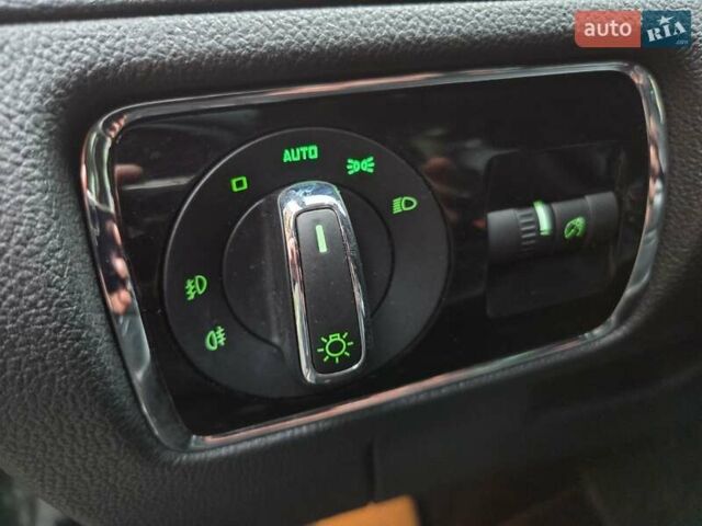 Черный Шкода Суперб, объемом двигателя 2 л и пробегом 279 тыс. км за 12700 $, фото 22 на Automoto.ua