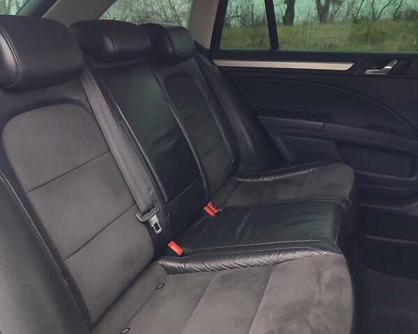 Черный Шкода Суперб, объемом двигателя 1.6 л и пробегом 318 тыс. км за 9500 $, фото 10 на Automoto.ua