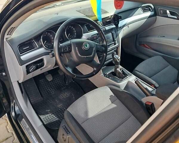 Чорний Шкода Суперб, об'ємом двигуна 1.6 л та пробігом 246 тис. км за 11000 $, фото 60 на Automoto.ua