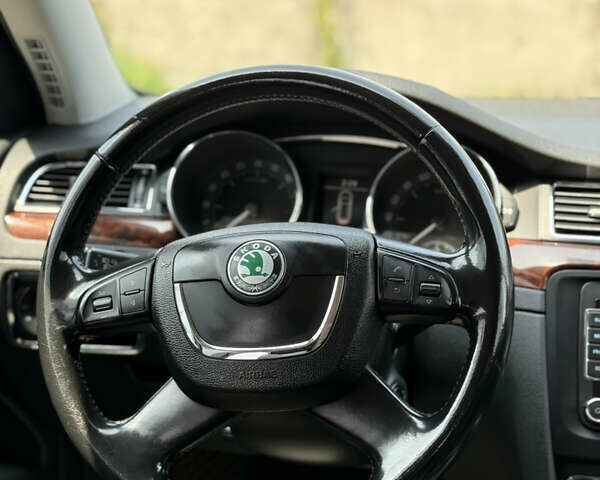 Чорний Шкода Суперб, об'ємом двигуна 1.97 л та пробігом 333 тис. км за 14200 $, фото 16 на Automoto.ua