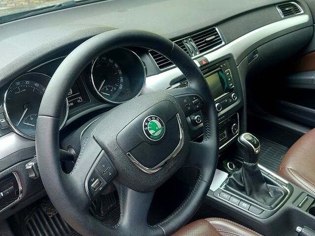 Чорний Шкода Суперб, об'ємом двигуна 1.6 л та пробігом 301 тис. км за 8200 $, фото 1 на Automoto.ua