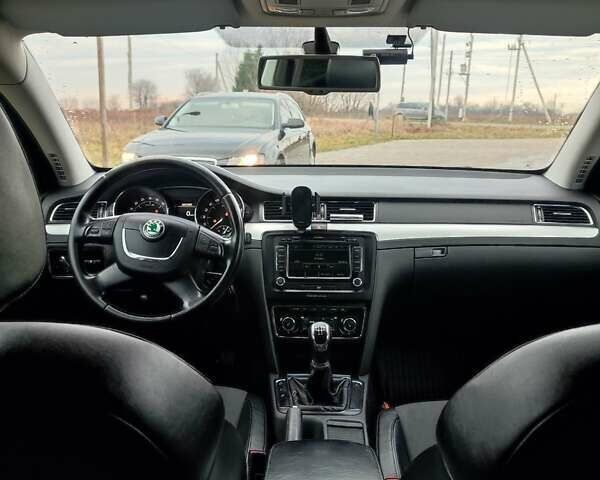 Черный Шкода Суперб, объемом двигателя 1.6 л и пробегом 318 тыс. км за 9500 $, фото 15 на Automoto.ua