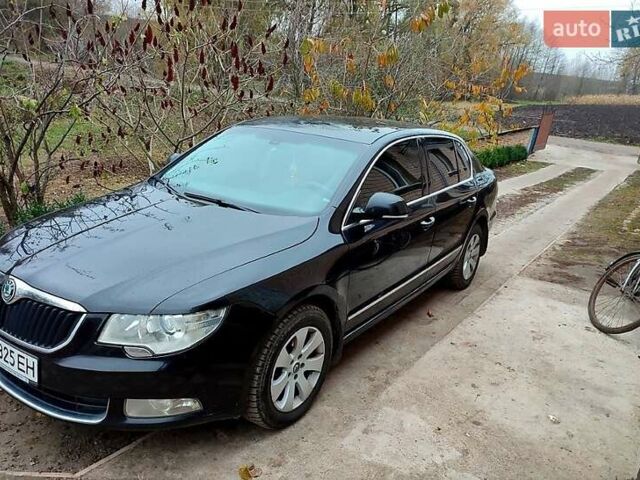Черный Шкода Суперб, объемом двигателя 1.8 л и пробегом 240 тыс. км за 9000 $, фото 4 на Automoto.ua