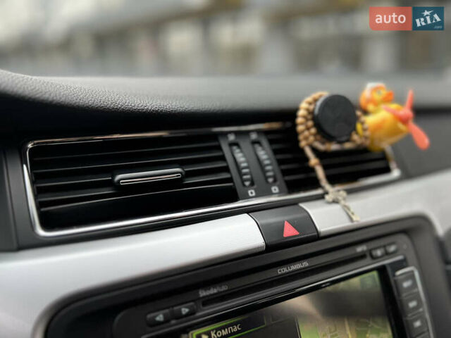 Чорний Шкода Суперб, об'ємом двигуна 2 л та пробігом 282 тис. км за 10799 $, фото 56 на Automoto.ua