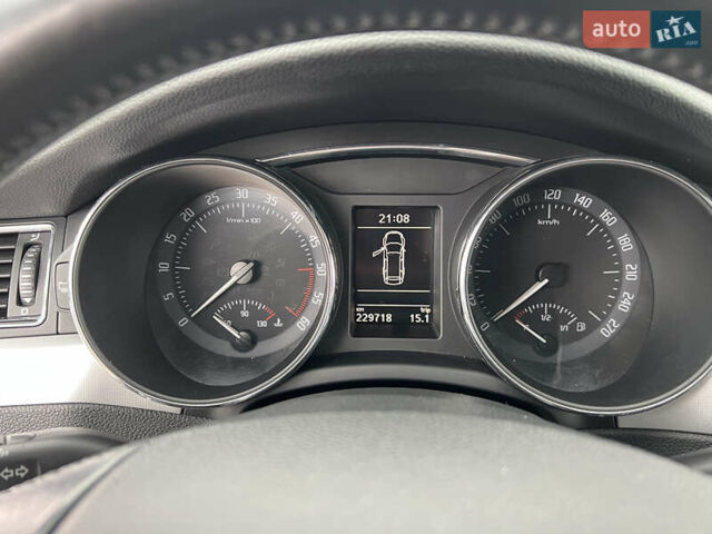 Черный Шкода Суперб, объемом двигателя 1.6 л и пробегом 229 тыс. км за 10300 $, фото 26 на Automoto.ua