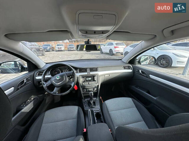 Черный Шкода Суперб, объемом двигателя 1.6 л и пробегом 209 тыс. км за 10500 $, фото 11 на Automoto.ua