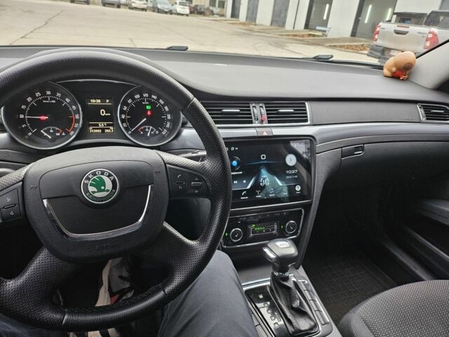 Черный Шкода Суперб, объемом двигателя 2 л и пробегом 310 тыс. км за 11750 $, фото 6 на Automoto.ua