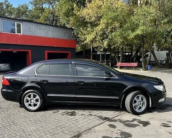 Черный Шкода Суперб, объемом двигателя 1.8 л и пробегом 194 тыс. км за 10600 $, фото 5 на Automoto.ua