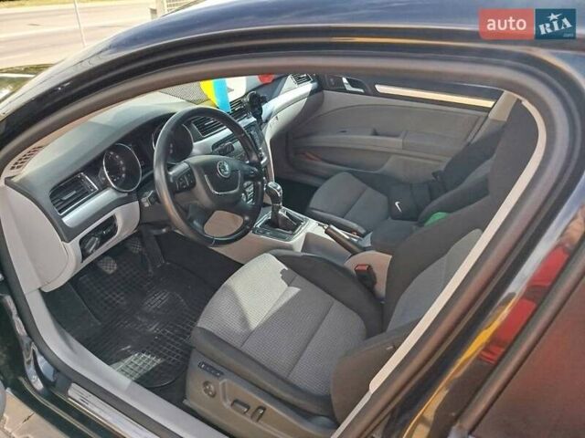 Чорний Шкода Суперб, об'ємом двигуна 1.6 л та пробігом 246 тис. км за 11000 $, фото 74 на Automoto.ua