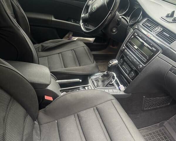 Чорний Шкода Суперб, об'ємом двигуна 1.97 л та пробігом 291 тис. км за 11755 $, фото 6 на Automoto.ua