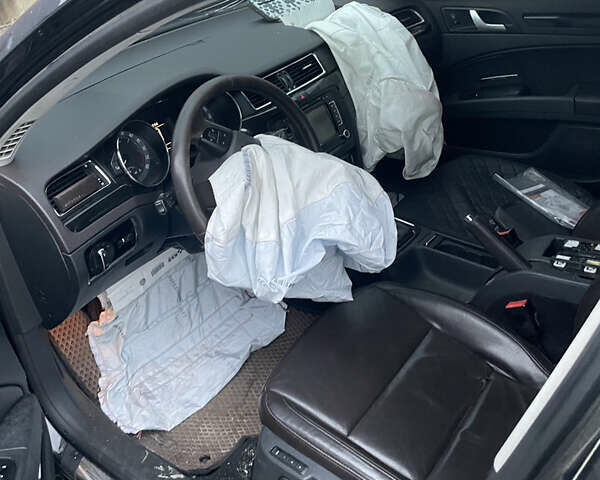 Черный Шкода Суперб, объемом двигателя 1.97 л и пробегом 300 тыс. км за 6500 $, фото 4 на Automoto.ua