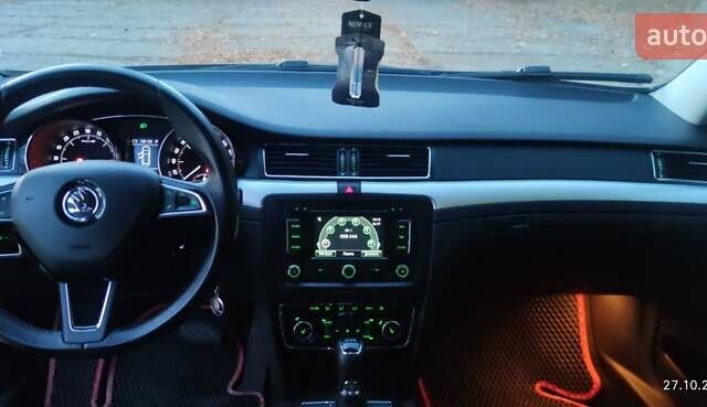 Шкода Суперб 2013 у Кицмане на Automoto.ua Чорний Шкода Суперб, об'ємом двигуна 2 л та пробігом 235 тис. км за 13400 $, фото 18 на Automoto.ua