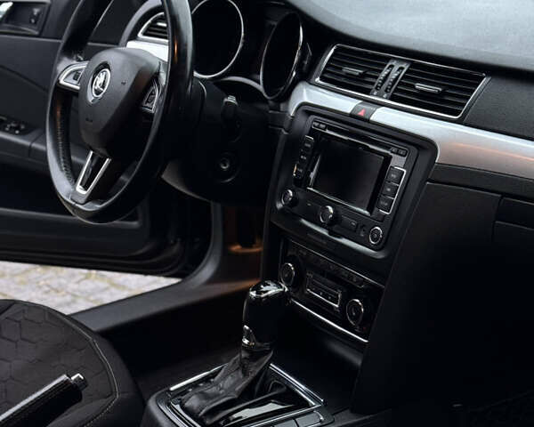 Черный Шкода Суперб, объемом двигателя 2 л и пробегом 358 тыс. км за 12000 $, фото 15 на Automoto.ua