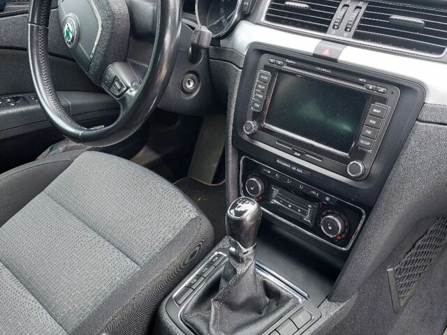 Черный Шкода Суперб, объемом двигателя 1.6 л и пробегом 239 тыс. км за 10800 $, фото 2 на Automoto.ua