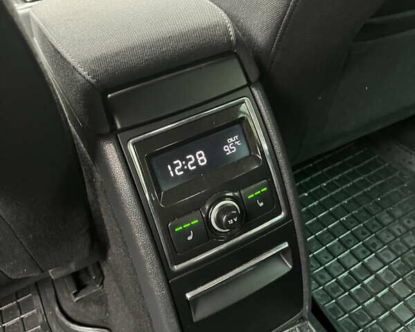 Черный Шкода Суперб, объемом двигателя 2 л и пробегом 298 тыс. км за 13700 $, фото 15 на Automoto.ua
